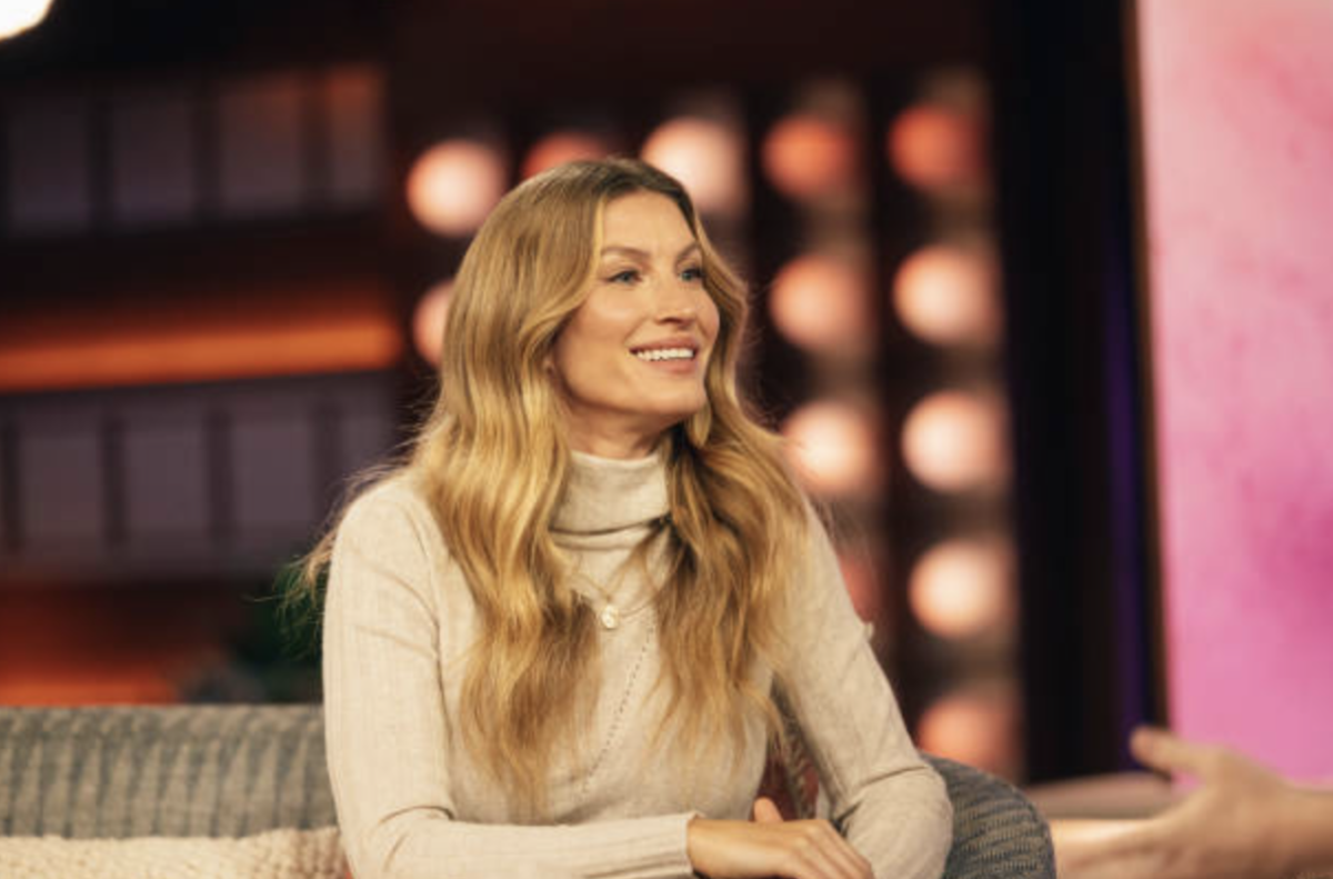 gisele-bundchen-third-child-birth-0294.png