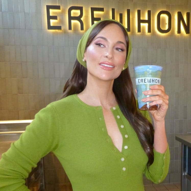 kacey-musgraves-erewhon-smoothie-review-0416.jpeg