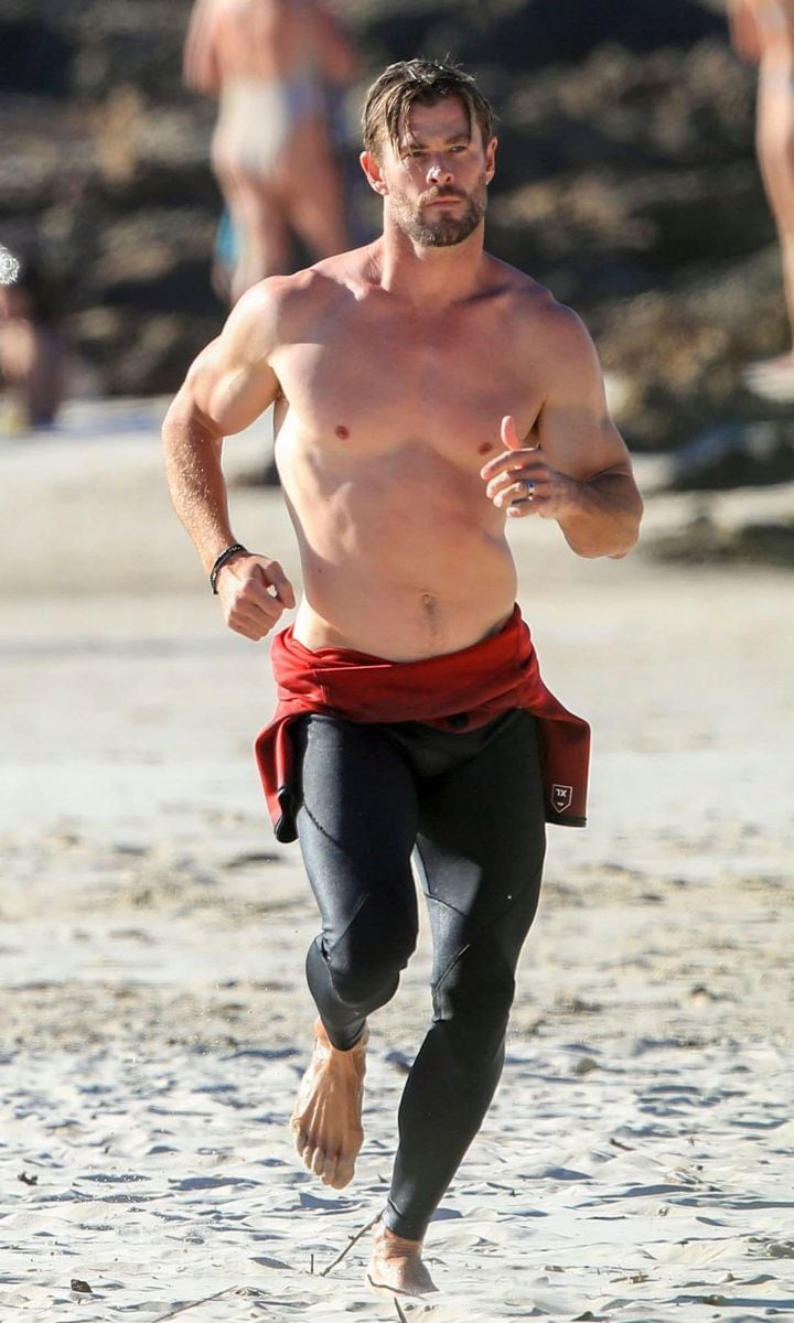 chris-hemsworth-hits-the-beach-3649.jpeg