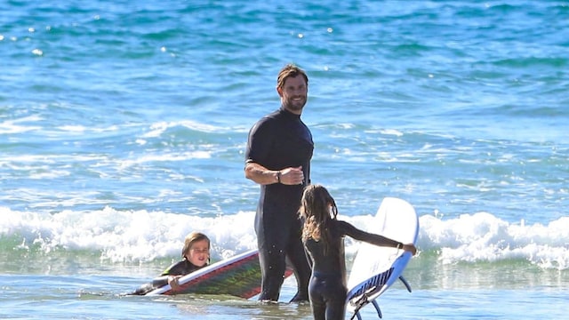 chris-hemsworth-hits-the-beach-7482.jpeg