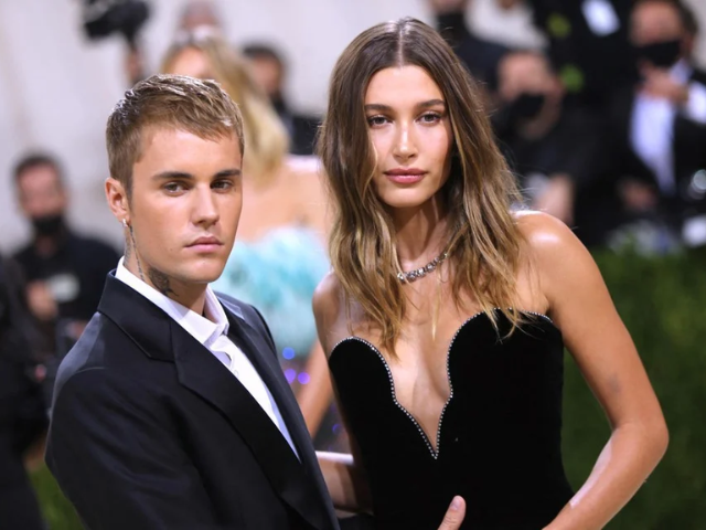 justin-hailey-bieber-european-mansion-5081.png