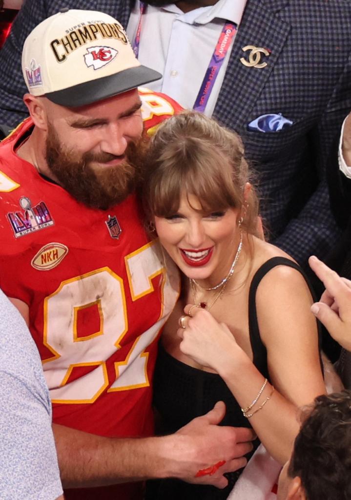 travis-kelce-patrick-mahomes-golf-taylor-swift-rum-4347.jpeg