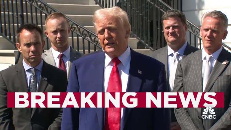 apple-china-tariffs-shares-cnbc-0202.jpeg