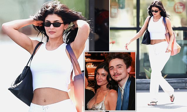ben-affleck-cigarette-son-jennifer-lopez-9708.jpeg