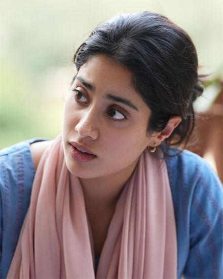 janhvi-kapoor-homebound-cannes-123telugu-0867.jpeg