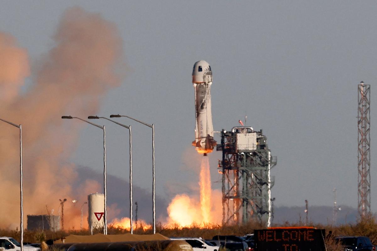 katy-perry-space-travel-4325.jpeg