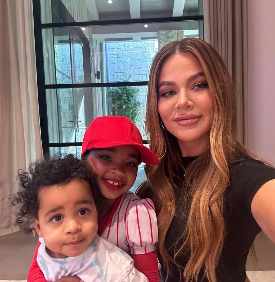 kourtney-travis-barker-rocky-pictures-3620.jpeg