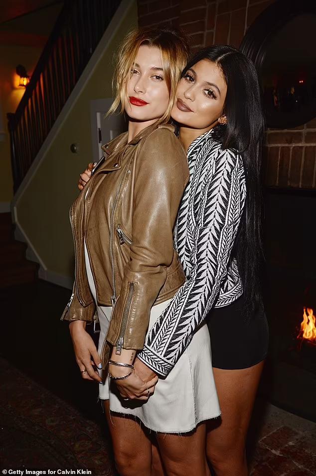 kylie-kendall-jenner-hailey-justin-bieber-split-1337.jpeg