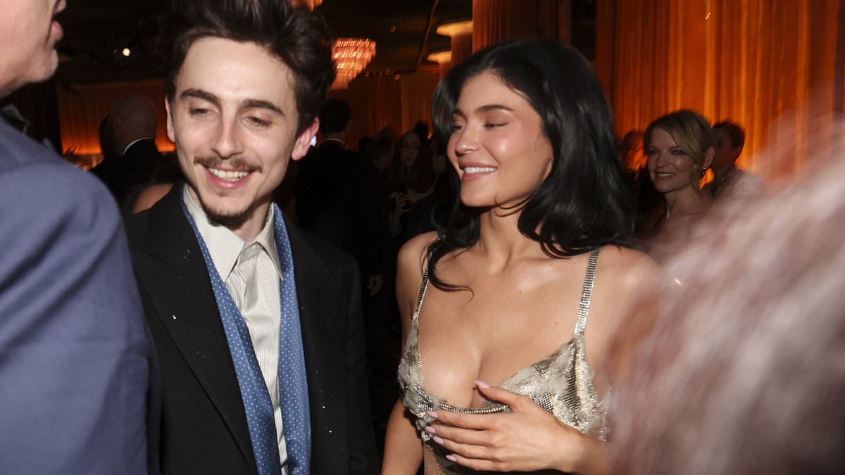 kyliejenner-steamychiskissexplored-9156.jpeg