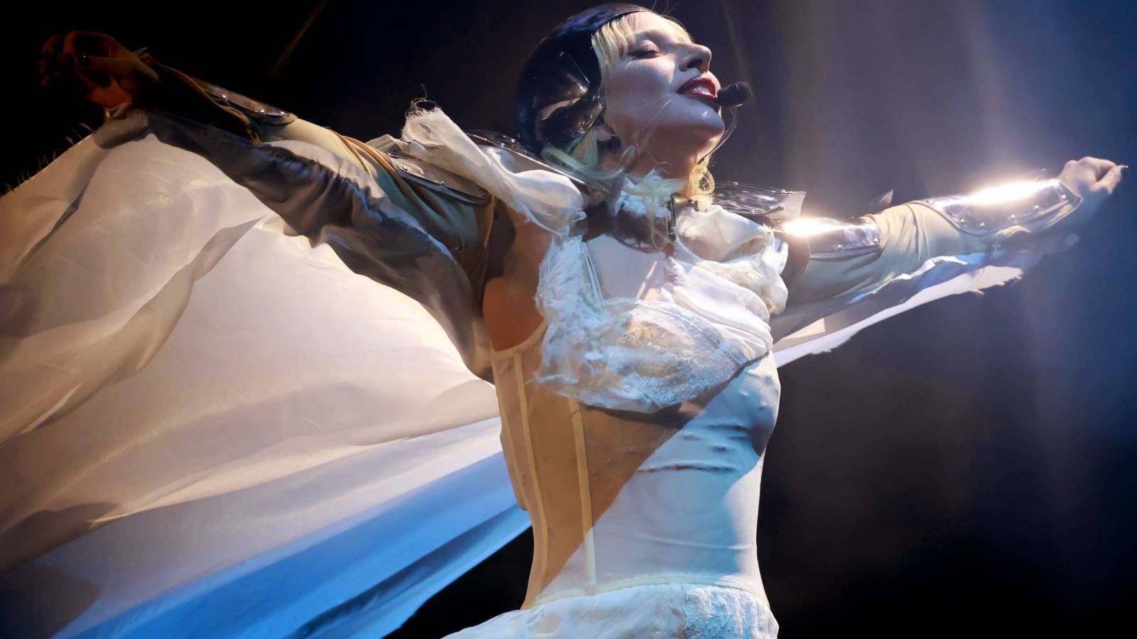 lady-gaga-coachella-setthisfilenameisdescriptivein-3428.jpeg