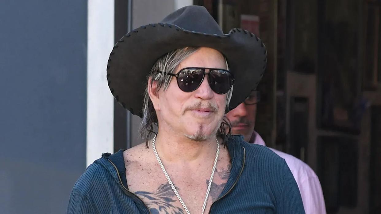 mickey-rourke-jojo-siwa-fox-news-scam-6420.jpeg