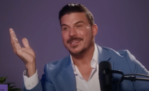 netflix-pop-the-balloon-reality-tv-stars-2540.png
