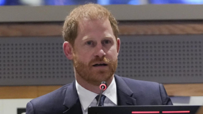 royal-family-king-charles-stand-injpg-0348.png