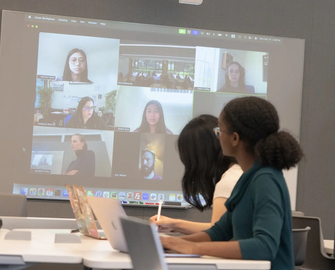 stanford-hai-language-models-classroom-0119.webp