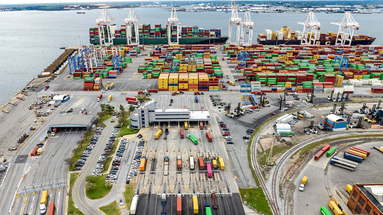 trump-trade-war-escalates-further-001jpg-2930.jpeg
