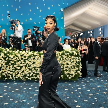 anne-hathaway-met-gala-2025-2431.jpeg