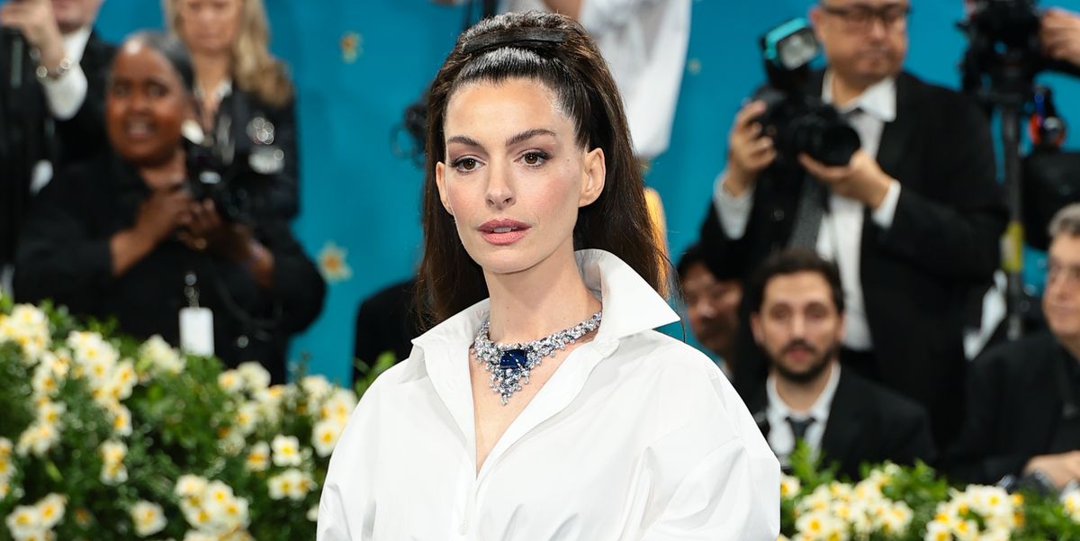 anne-hathaway-met-gala-2025-5489.jpeg