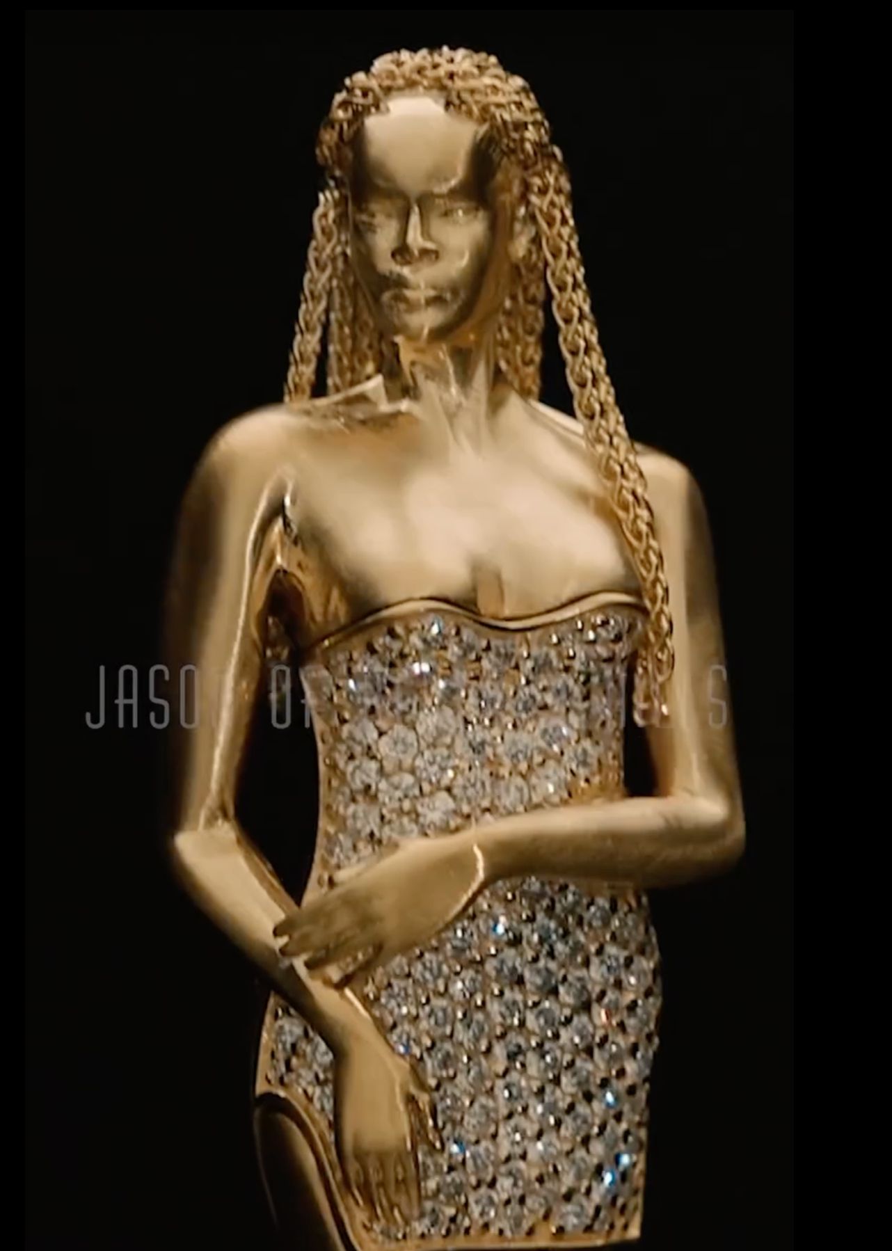 asap-rocky-rihanna-gold-ring-diamonds-4754.jpeg