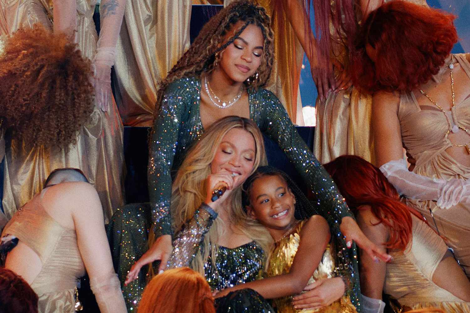 beyonce-blue-ivy-cowboy-tour-moment-4518.jpeg