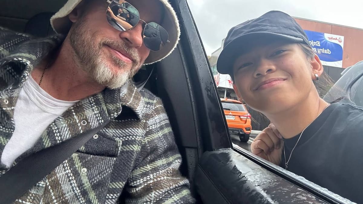 brad-pitt-meets-fan-at-mcdonalds-auckland-8503.jpeg