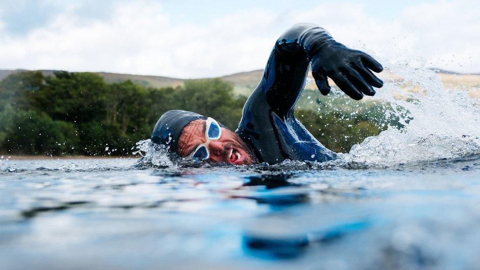 cheshire-ultra-swimmer-thor-inspired-marathon-swim-8597.jpeg