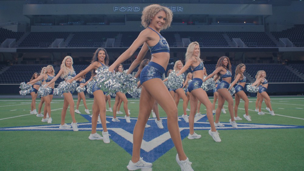 dallas-cowboys-cheerleaders-season-2-netflix-5641.jpeg