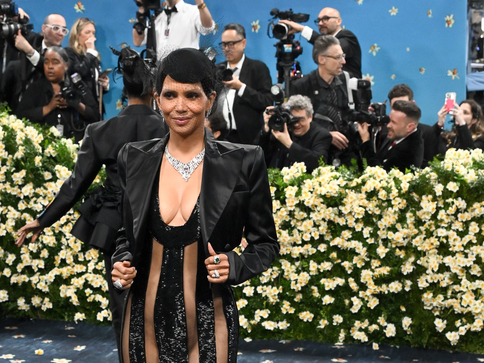 dua-lipa-2025-met-gala-vogue-australia-7298.jpeg