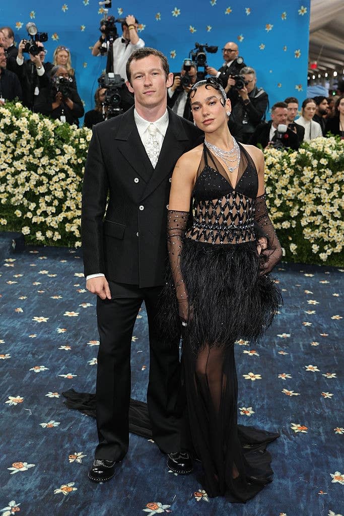 dua-lipa-callum-turner-met-gala-red-carpet-4662.jpeg
