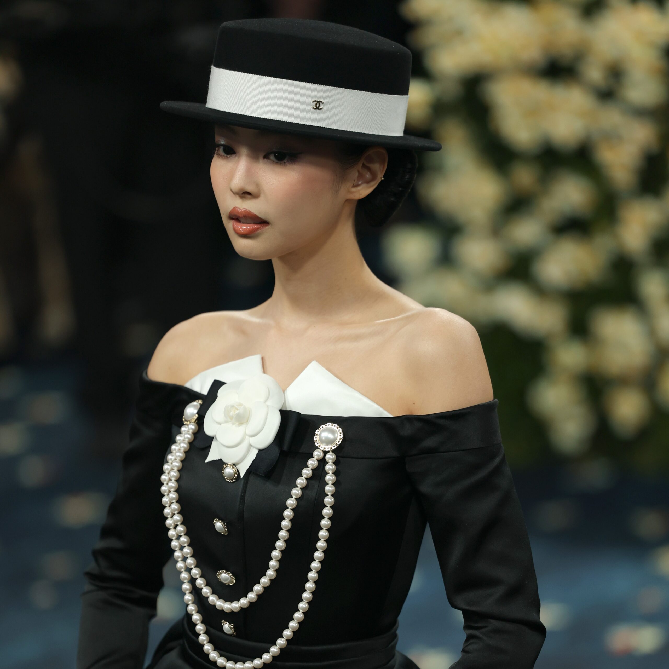 dua-lipa-chanel-met-gala-2025-4197.jpeg