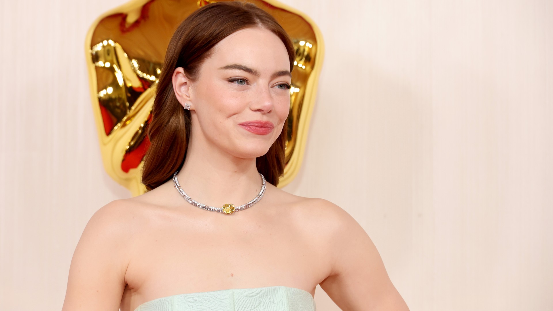 emma-stone-red-manicure-shade-9617.jpeg