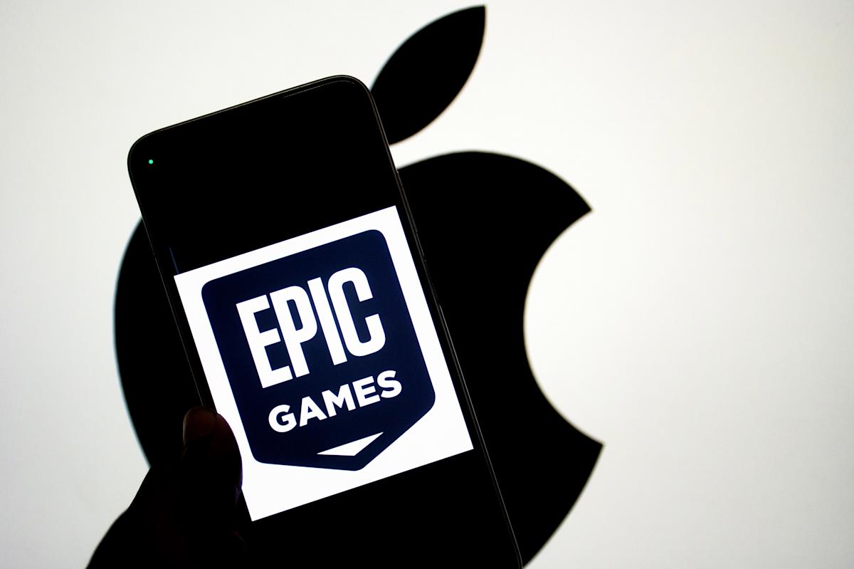 epic-requests-apple-approve-fortnite-return-to-us--0638.jpeg