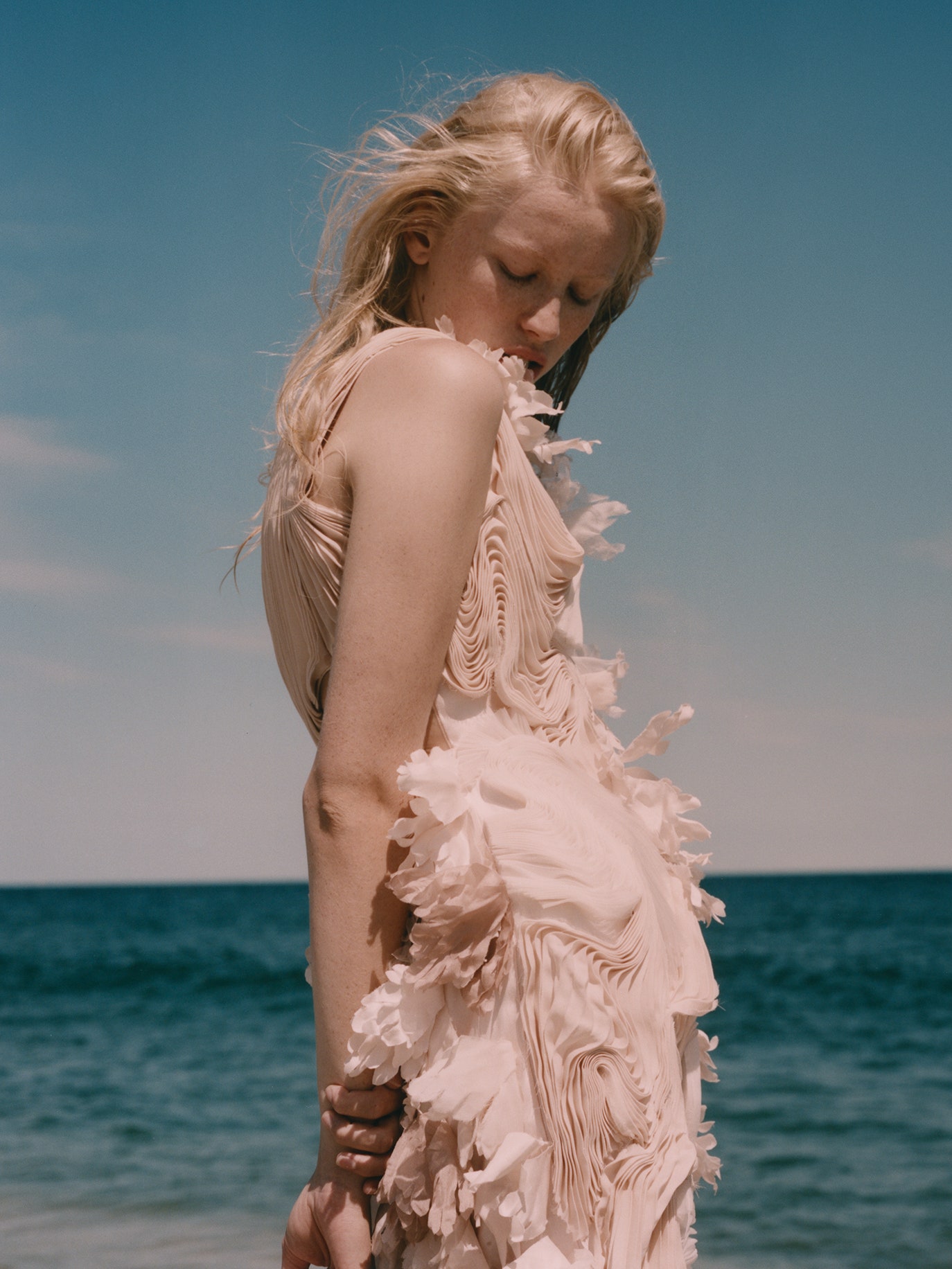 hailey-bieber-vogue-portrait-bliss-4669.jpeg