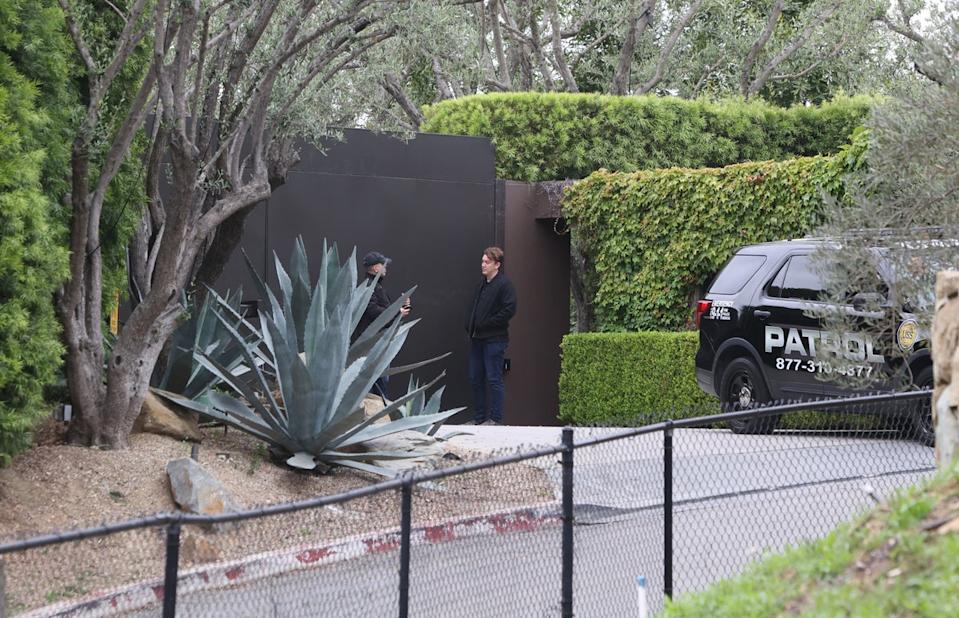 jennifer-aniston-gate-crash-2000.jpeg