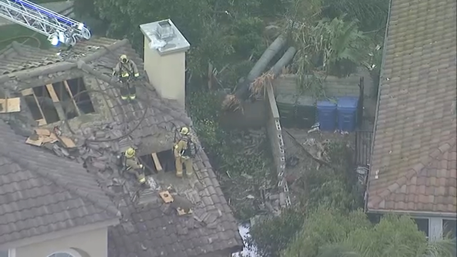 jennifer-aniston-la-home-crash-8080.jpeg