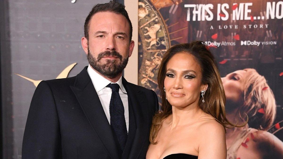 jennifer-lopez-ben-affleck-mansion-price-slash-3324.jpeg