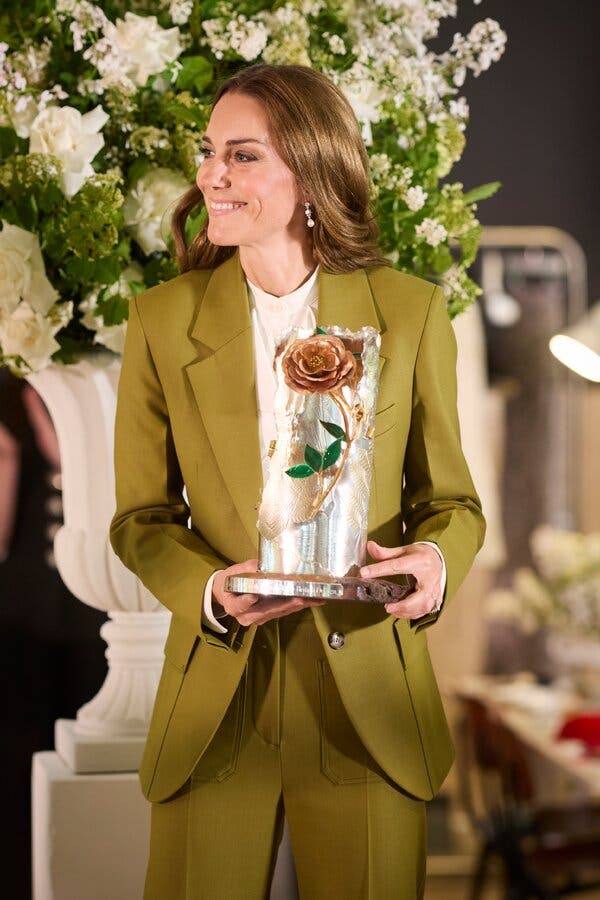 kate-middleton-queen-design-award-2025-0300.jpeg