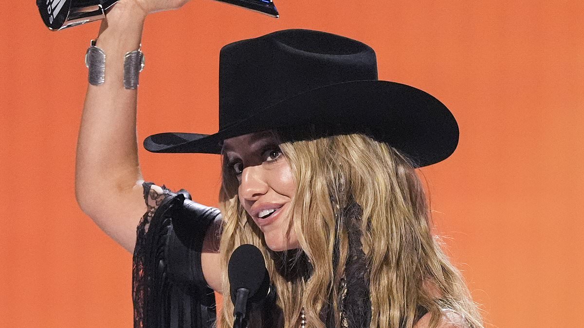 keith-urban-nicole-kidman-acm-awards-2025-5245.jpeg