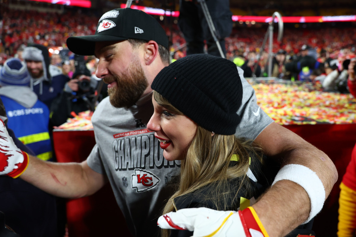 kelce-swift-question-off-limits-5174.jpeg