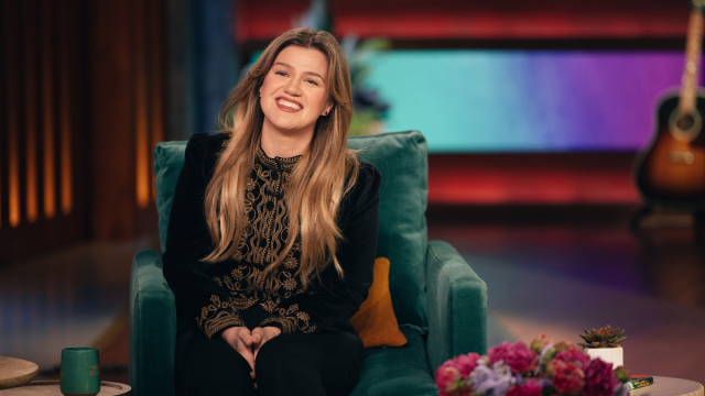 kelly-clarkson-weight-loss-controversy-0951.png