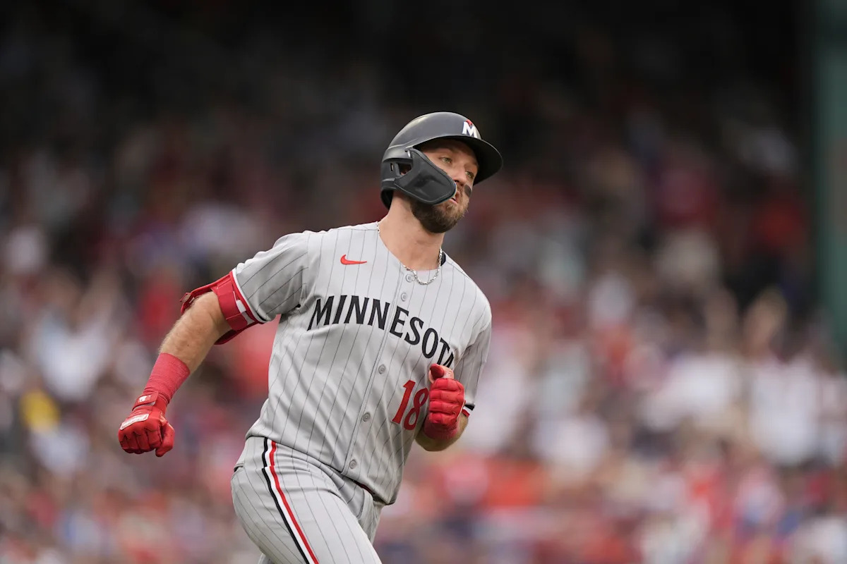 kody-clemens-fenway-debut-homer-8912.jpeg