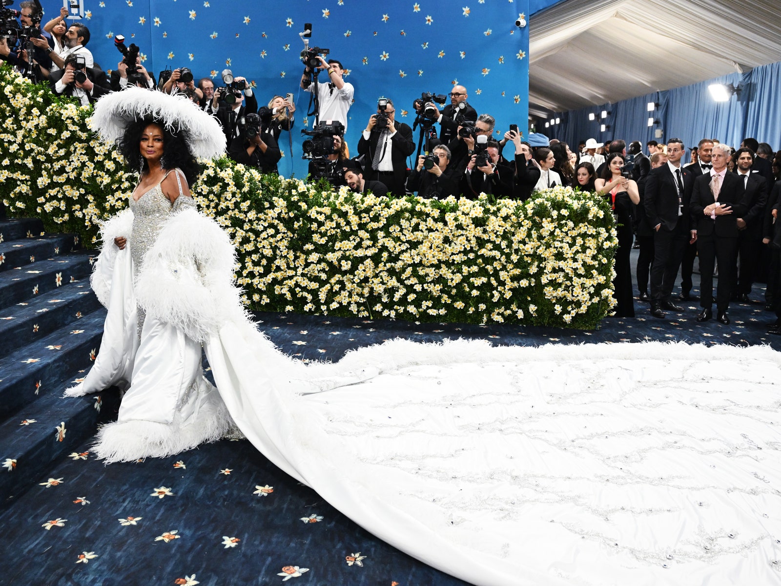 lanadelrey-valentino-met-gala-2025-7111.jpeg