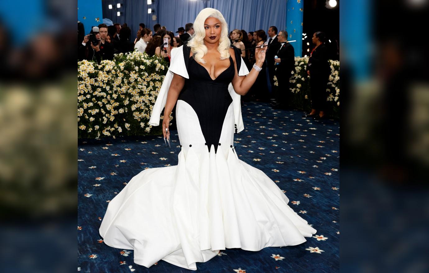 lizzo-met-gala-2025-gown-cleavage-7943.jpeg