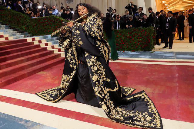 lizzo-platinum-blonde-hair-met-gala-2025-0238.jpeg
