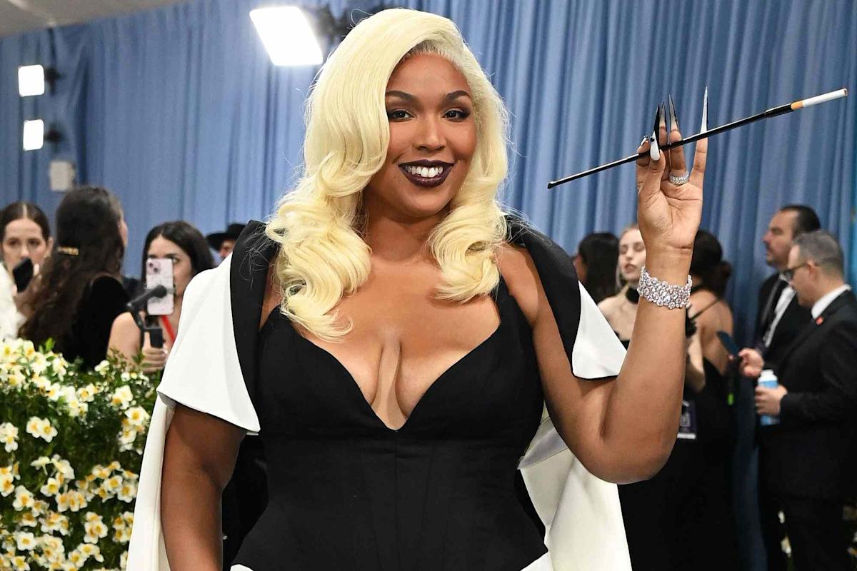 lizzo-platinum-blonde-hair-met-gala-2025-5455.jpeg
