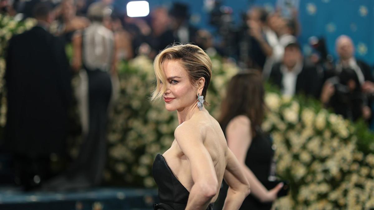 nicole-kidman-met-gala-hairstyle-0653.jpeg