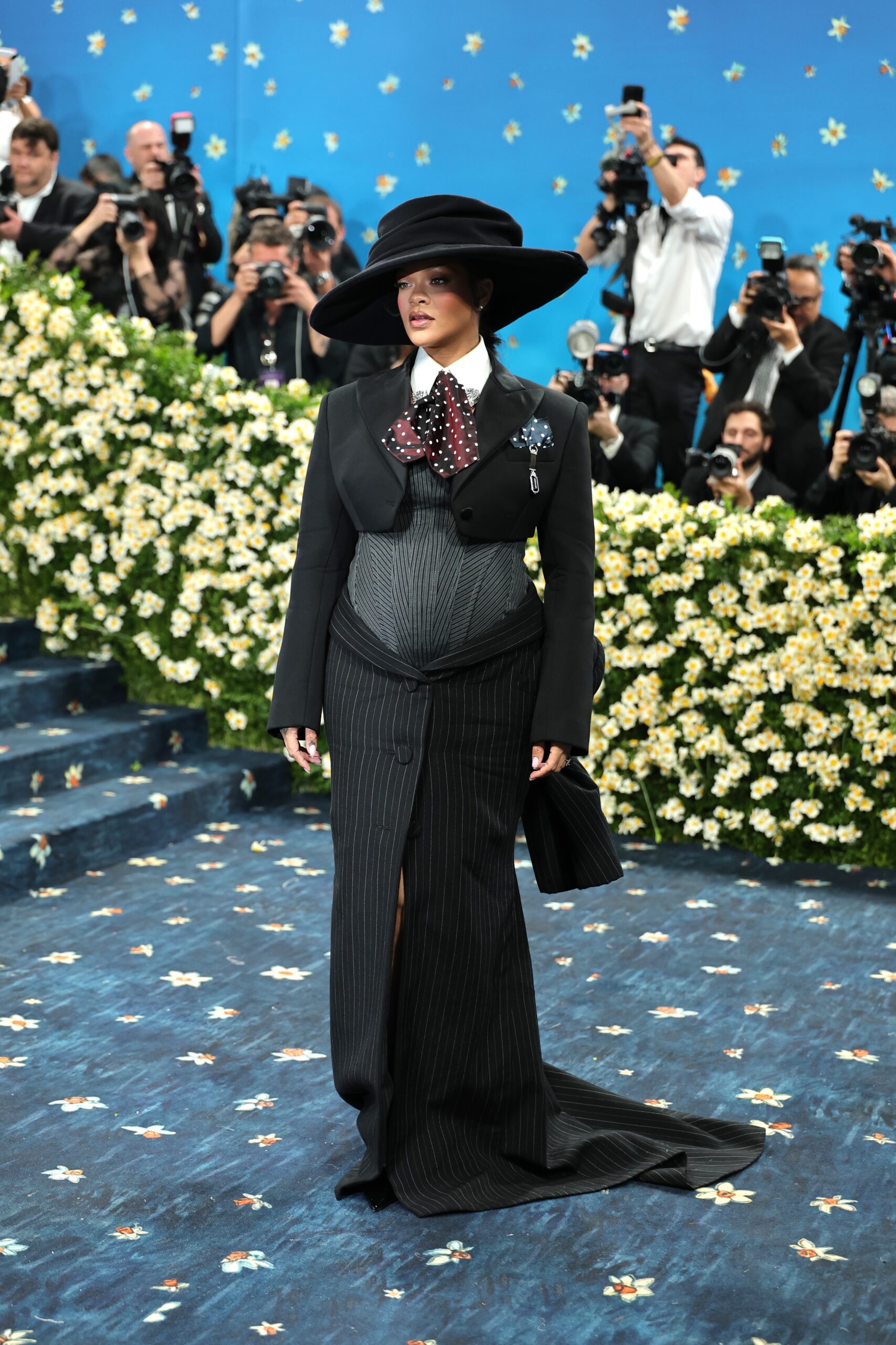 rihanna-baby-2025-met-gala-8734.jpeg
