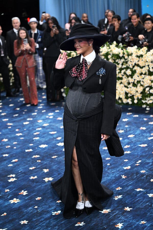 rihanna-met-gala-pregnancy-1345.jpeg