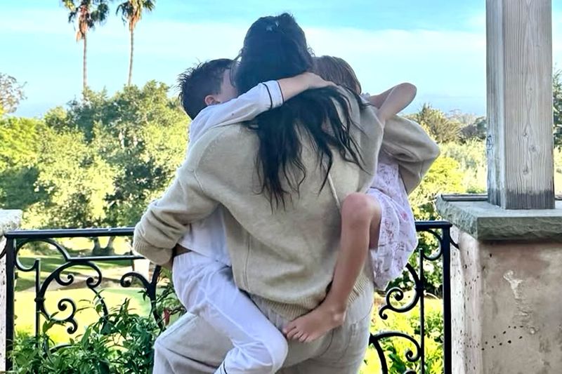 selena-gomez-mom-mandy-wondermind-issues-3013.jpeg