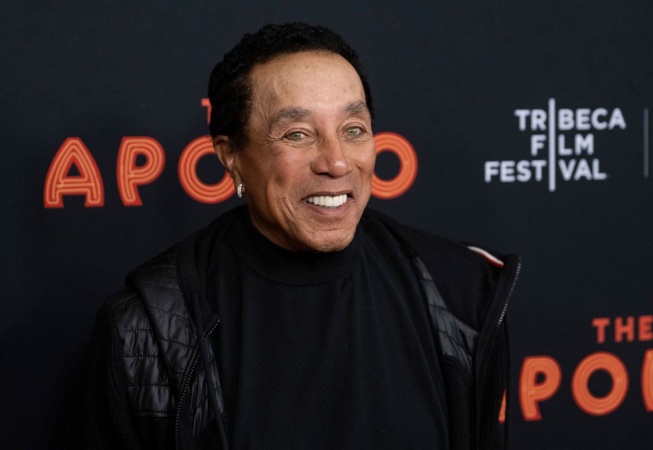 smokey-robinson-rape-allegations-investigation-9758.jpeg