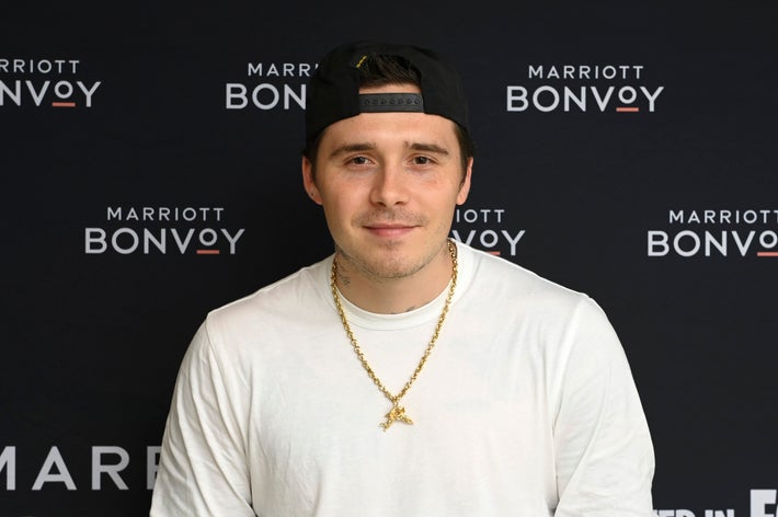 sounds-like-brooklyn-nicola-peltz-beckham-family-f-0931.jpeg